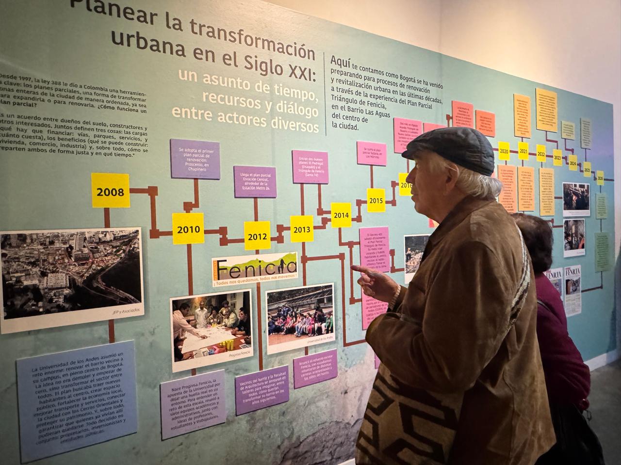 Público visitando la exposición El Barrio: la ciencia de vivir juntos 
